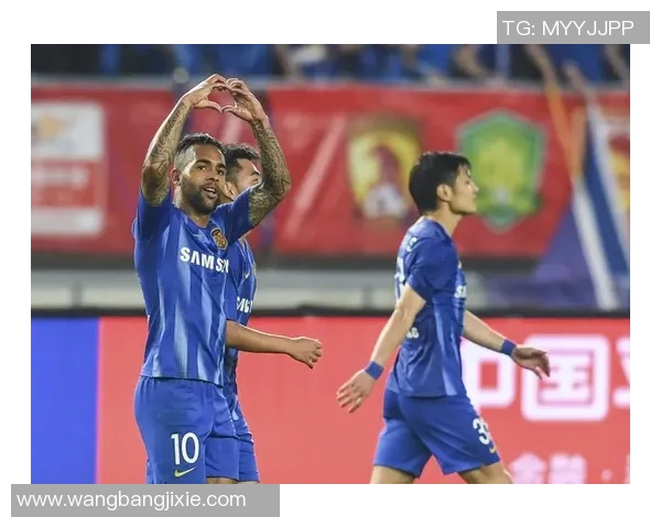 2015赛季中超第10轮上港对恒大精彩对决回顾与分析